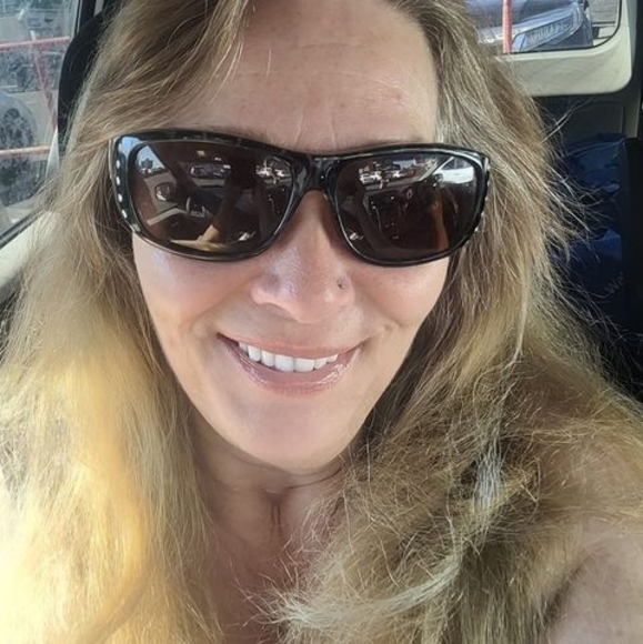 Meet your Posher, Lucretia - Picture 1 of 1